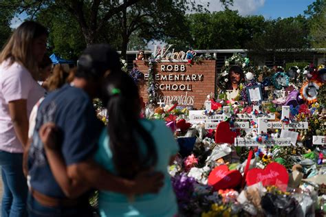 School shooting survivors share their stories, from Columbine to Oxford High - ABC News