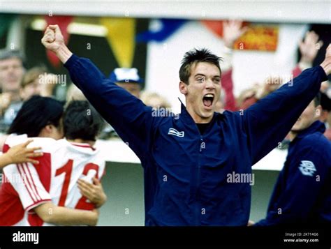 JONATHAN RHYS MEYERS, BEND IT LIKE BECKHAM, 2002 Stock Photo - Alamy