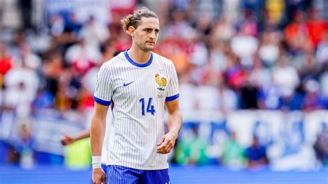 EdF Adrien Rabiot Laisse Planer Le Doute Sur Son Futur