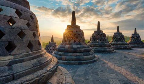 Borobudur Sunrise Tour From Yogyakarta Melampa Indonesia