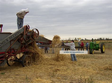 1920 ' S Mccormick Deering 28 " Threshing Machine