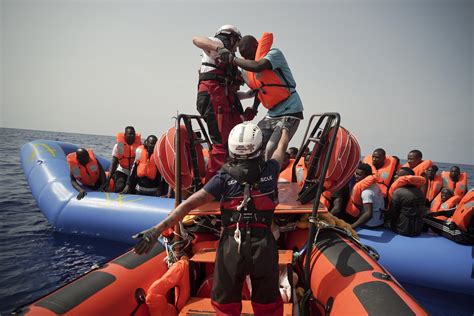 Migranti Ocean Viking Ne Salva Altri 73 A Poche Miglia Dalla Libia