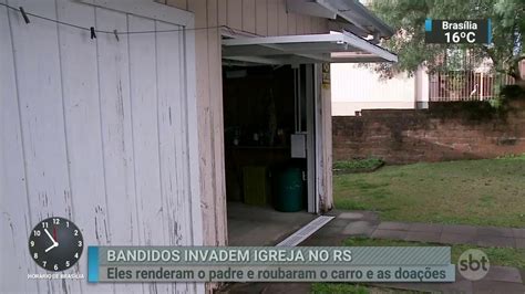 Bandidos invadem casa paroquial amarram padre e roubam doações SBT