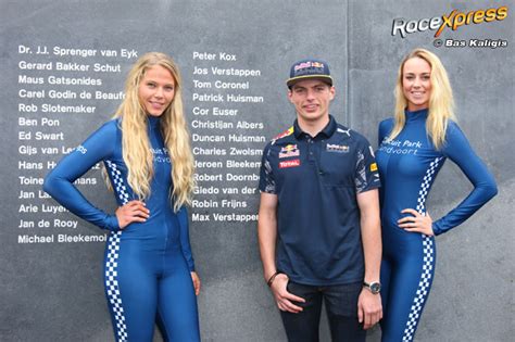 Foto S Max Verstappen In De Sandwich Bij Twee Mooie Blonde Racebabes Racexpress