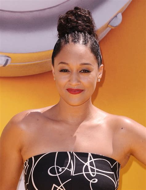 Tia Mowry Hairstyles Long Hair In Hot Weather Popsugar Beauty Photo 13