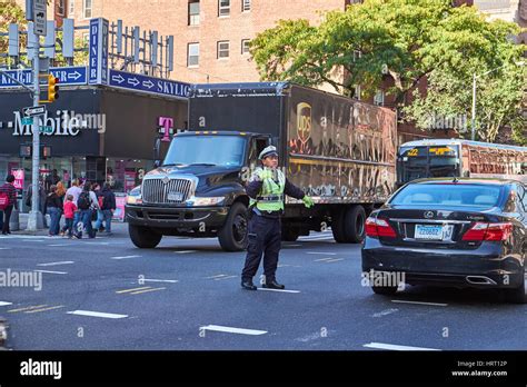 Nypd Traffic Officer Policeman Banque De Photographies Et Dimages