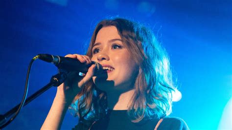 Maisie Peters: The 19-year-old singer-songwriter whose music was played on Love Island - Smooth