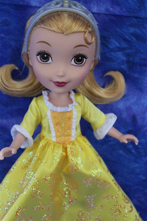 Dolly Review: Sofia the First 10″ Princess Amber | Confessions of a ...