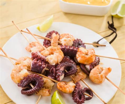 Brochetas de pulpo y langostino con salsa de ají amarillo Cookidoo