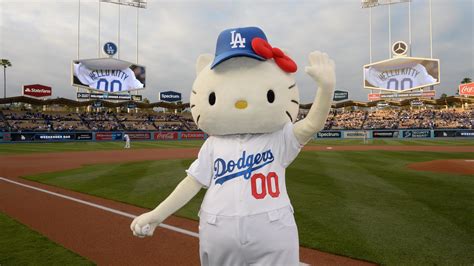 Hello Kitty Night | Los Angeles Dodgers