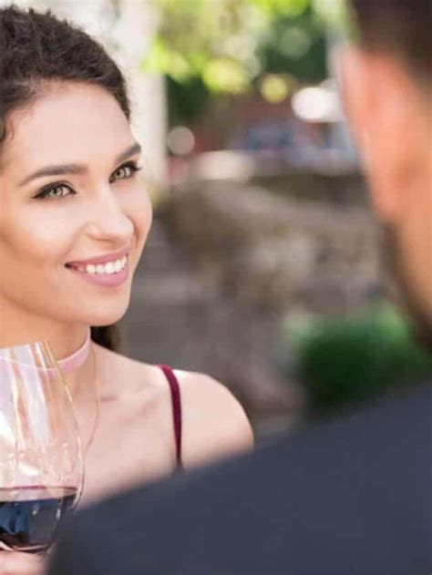 9 First Date Conversation Starters That Will Keep Your Date Hooked