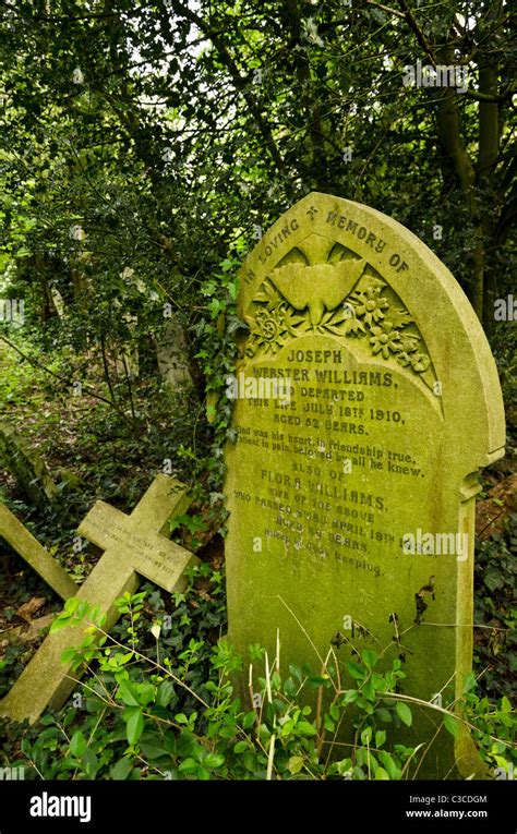 Nunhead Cemetery London Hi Res Stock Photography And Images Alamy