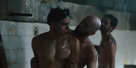 Naked Actors Shower In Serie ThisVid