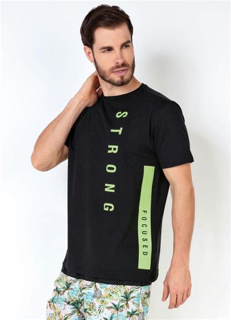 Camiseta Preta Estampa Neon Strong Focused Queima De Estoque