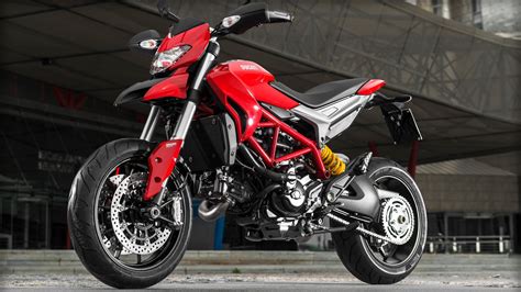 DUCATI Hypermotard 820 2016 2017 Specs Performance Photos