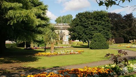 Kirkcaldy Galleries (War Memorial Gardens, Kirkcaldy)