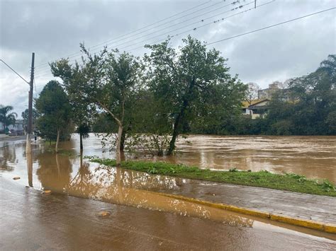 Chuva torrencial causa estragos em Caçador Jornal Extra SC