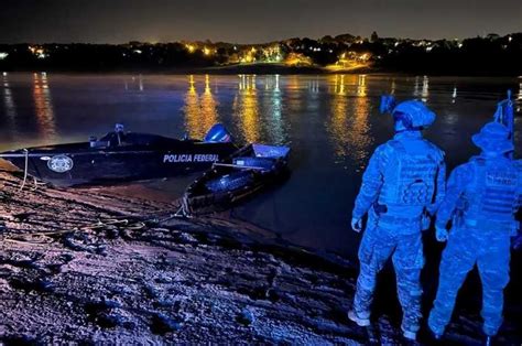 Polícia apreende barcos do contrabando na fronteira o Paraguai