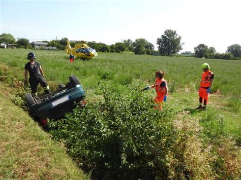 Incidente A Lugo Ravenna Donna Perde Il Controllo Dell Auto Ed Esce