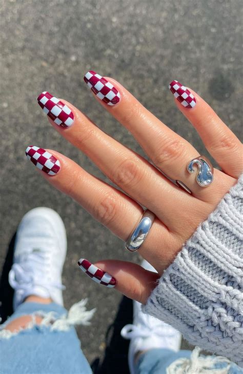 35 Trendy Checkered Nail Art Designs Burgundy And White Checkered Nails