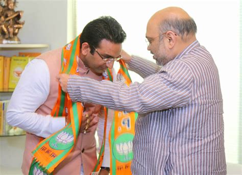 Former Samajwadi Party spokesperson Gaurav Bhatia joins BJP – India TV