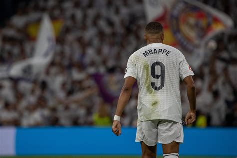 Football Real Madrid Kylian Mbappé Blessé à Une Cuisse Forfait