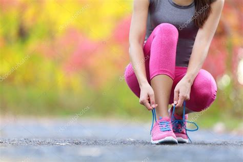 Fotos De Corredor Femenino Prepar Ndose Para Correr Imagen De