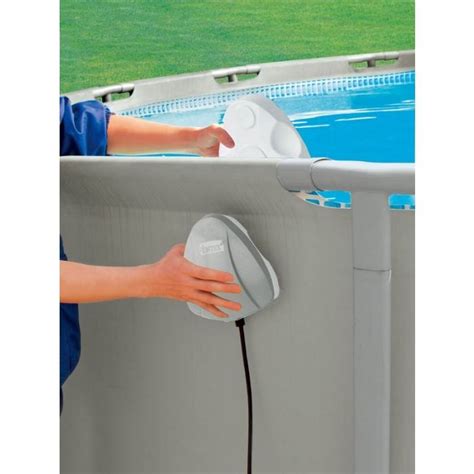 SPOT DE PISICNE LED MAGNETIQUE INTEX FERRE PISCINES