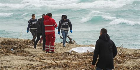 Cosa Si Sa Del Naufragio Della Barca Di Migranti Nelle Acque Di Crotone