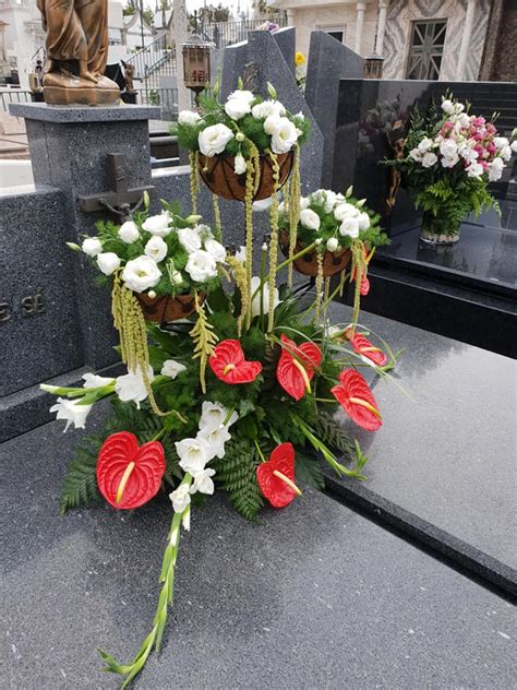 Arranjos Para Cemiterio E Igreja Momentos Em Flor