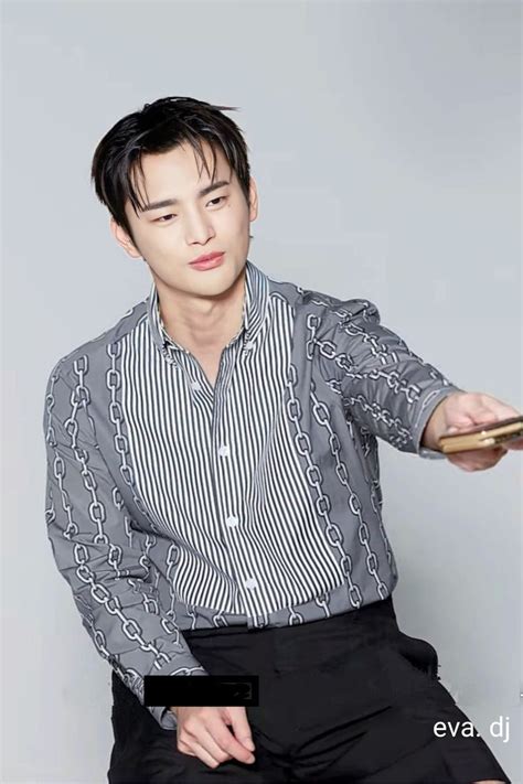 Pin Oleh Dorothy Smalley Di Korean Male Actors