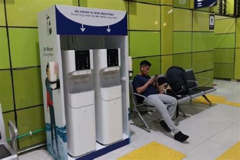 KAI Sediakan Fasilitas Air Minum Gratis Di Stasiun Gambir