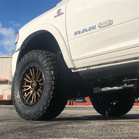 Dodge Ram 2500 White Fuel Off Road Rebel 6 D681 Wheel Front