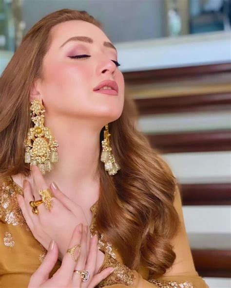 Momina Iqbal Shares Pictures From Ehsaan Faramosh Goes Viral