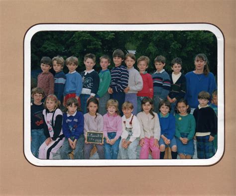 Photo De Classe Ce De Ecole Louise Macault Laon Copains D Avant