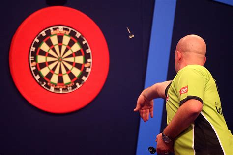 Darts Wizard Throws 17 Perfect Shots In A Row Video