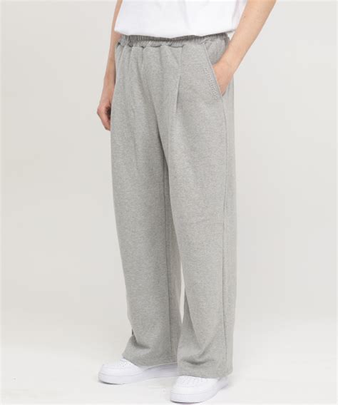 MUSINSA CHAMBROS Point Logo Embossed One Tuck Wide Sweat Pants Gray