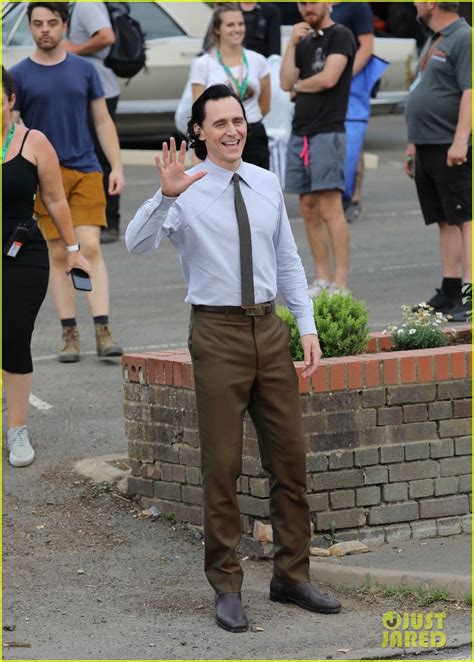 Tom Hiddleston Joins Owen Wilson Sophia Di Martino To Film Loki