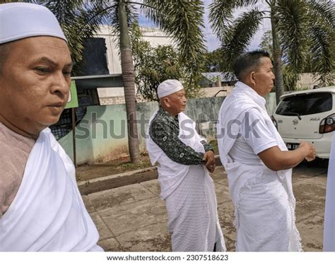 Hajj Rituals Concept: Over 1,038 Royalty-Free Licensable Stock Photos | Shutterstock