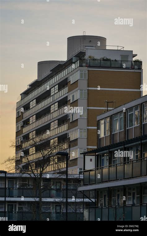 Gemeinde Im Westen Londons Fotos Und Bildmaterial In Hoher Aufl Sung