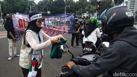 Massa Pelajar Gelar Unjuk Rasa Di Kedubes As Jakarta Dukung Palestina