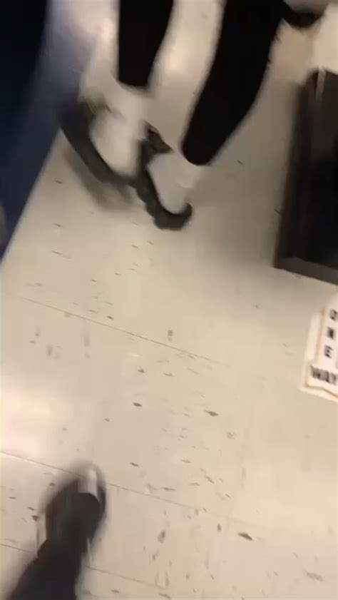 Fight in a middle school : r/PublicFreakout