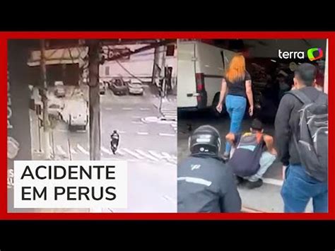 Van Desgovernada Invade Supermercado Em Sp Uma Pessoa Morreu V Deo