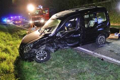 Crash bei Wende Manöver auf Landstraße bei Rudersberg Drei Schwerverletzte