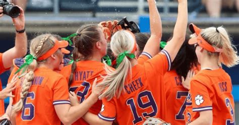 Clemson Softball Adds Uncs Alex Brown Auburns Lindsey Garcia