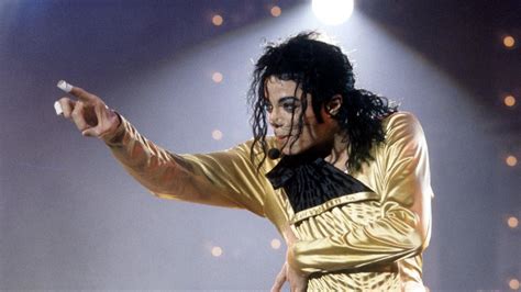 Michael Jackson Estate to Sell Catalog for Up to $900 Million