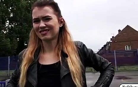 Brunette Misha Cross Receives Cash For An Outdoor Sex Sunporno