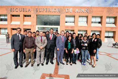 Escuela Superior de Apan rindió protesta a los directivos