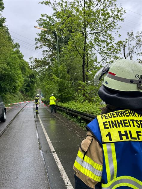 Fw En Feuerwehr Herdecke Am Freitagmorgen Rund H Im Einsatz