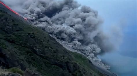 Vulkanausbruch In Italien Pyroklastischer Strom Am Stromboli Youtube